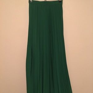 Green maxi skirt